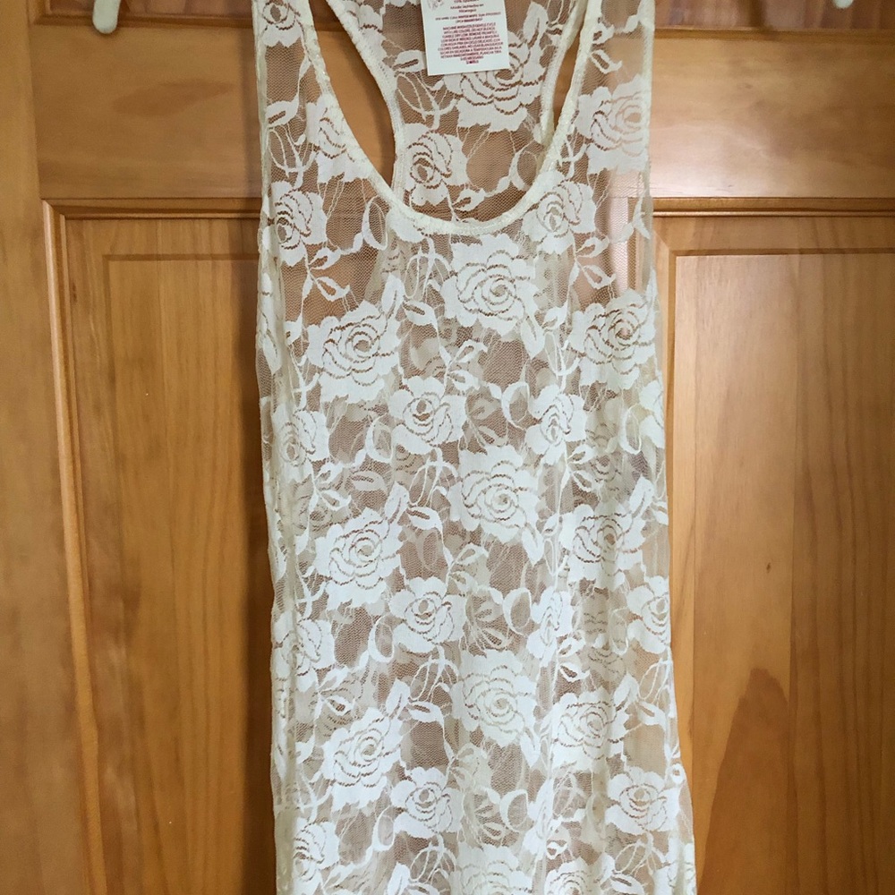 NWT, Lacy tank top, 10% spandex, stretchy, ivory, size S, super adorable